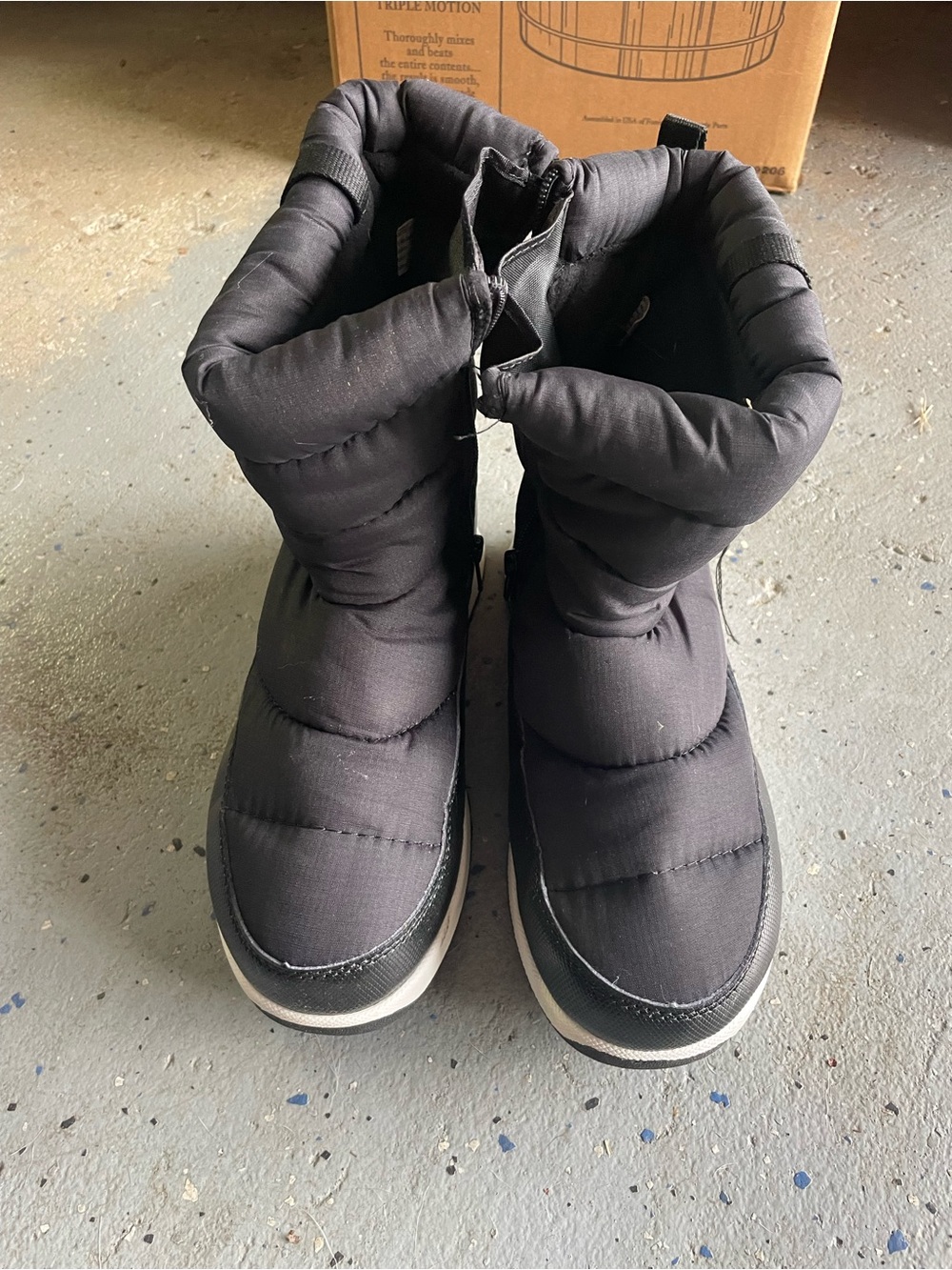 Time and Tru Black Quilted Winter Pull-On Boots